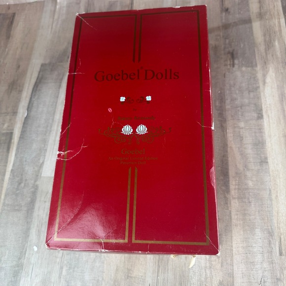 Goebel Dolls by Karen Kennedy Cardinal Monk In Box Limited Edition NON Musical - Picture 10 of 10